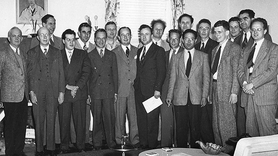 Participants at the 1947 Shelter Island Conference on Quantum Mechanics including J. Robert Oppenheimer (fifth from right) and Cornell's Hans A. Bethe (9th from right)