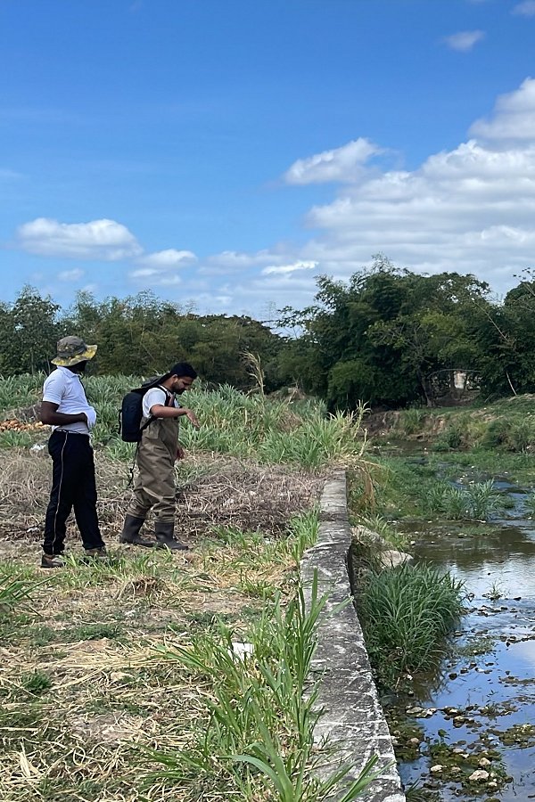 2024 SBF recipient Jeferson Amaral tests drainage water for sewage